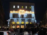 Via del Corso. (улица Корсо) - модный дом Фенди ( FENDI ). Via del Corso. (улица Корсо) - модный дом Фенди ( FENDI ).