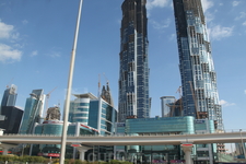 Снова улица Шейха Заида в Дубаи. Улица небоскребов. 
