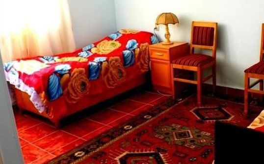 Zorats Qarer B&B