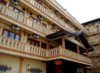 Vanhmaly Hotel