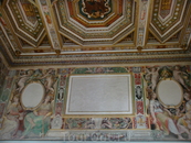 Расписные своды в верхнем салоне дворца