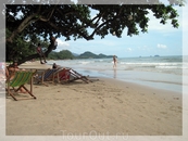 Пляж White Sands Beach - главный пляж острова, вдоль него идет улица, на которой расположены основные магазины и развлечения.