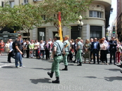 После этого вся процессия выходит на главную улицу города - La Rambla. Впереди идут военные - испанский легион, самая привилегированная часть испанской ...