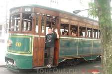 Сантус. По городу курсируют зеленые шотландские трамвайчики