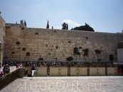 Стена Плача - основная святыня для иудеев.