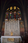 Церковь святого Германа Осерского (Сен-Жермен-л'Осерруа; Église Saint-Germain-l’Auxerrois)
Она продолжала постепенно разрушаться, однако в конечном счете ...