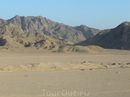 Дорога в Луксор через пустыню.