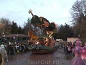 2009г.  DISNEYLAND.  ЗАКЛЮЧИТЕЛЬНОЕ,  ВЕЧЕРНЕЕ  ПРЕДСТАВЛЕНИЕ:           ПАРАД  СКАЗОЧНЫХ  ПЕРСОНАЖЕЙ !!!