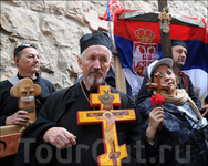 Паломники на Виа Долороза в Иерусалиме