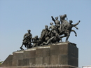 Памятник Чапаеву, расположенный перед Теремком