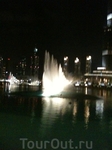 Поющий фонтан возле Бурдж Калифа и Дубай-молл