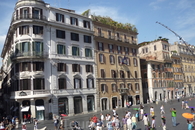 Рим. Площадь   Испании-центр  римского  квартала моды,с этой  площади  берет начало  улица Кондотти,на которой  представлены  самые модные марки .