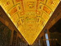Потолок в ватиканском музее.