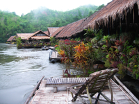Отель &quotRiver Kwai Village Hotel (Jungle Resort)&quot (&quotДеревня на реке Квай (курорт в джунглях)&quot) 