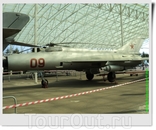 Фронтовой многоцелевой истребитель МиГ-21ПФ (СССР).