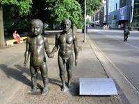 Cкульптура «Отец и сын»