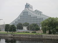 Здание Латвийской Национальной библиотеки
