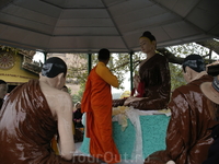 На этом месте Будда впервые учил своему просветелению.