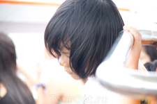 хорошенькая девчушка мимо ходом фотала