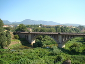 Бесалу. Мост