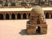 Внутренний двор мечети Ибн Тулуна.