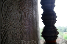 Шикарные барельефы буквально пропитали все строения Ангкор-Ват