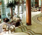 Al Murooj Rotana Hotel & Suites