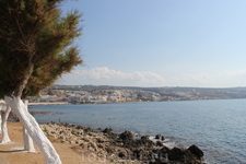 Деревья по дороге в старую крепость  в Ретимно Деревья по дороге в старую крепость  в Ретимно