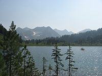 Озеро 1430 метров над уровнем море в седловине хребта Агульские белки в 3-х км. от Кинзелюкского водопада.