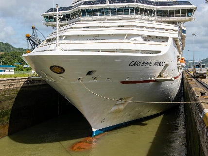 Carnival Miracle открывает круизный сезон на Панамском канале TourOut