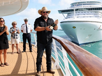 Zac Brown станет крёстным отцом лайнера Beachcomber от Margaritaville at Sea: церемония в Майами назначена на январь 2027 TourOut